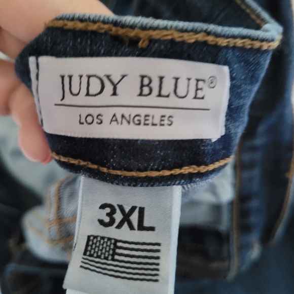Judy Blue jeans - Picture 2 of 2